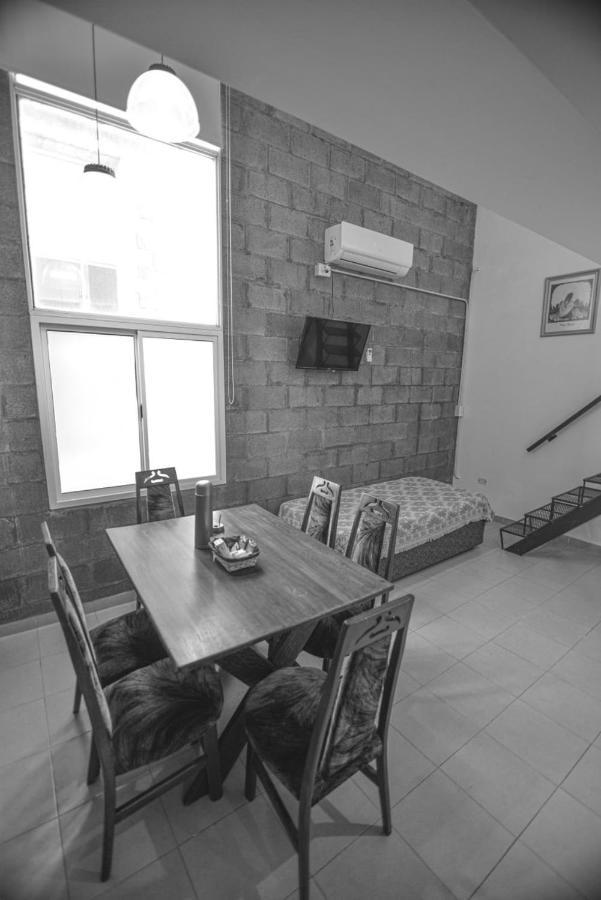 Las Maras Suites Viedma Exterior photo